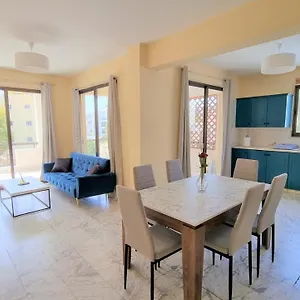 Comfy In A Shared Near Salt Lake With Internet And Netflix Apartment Larnaca